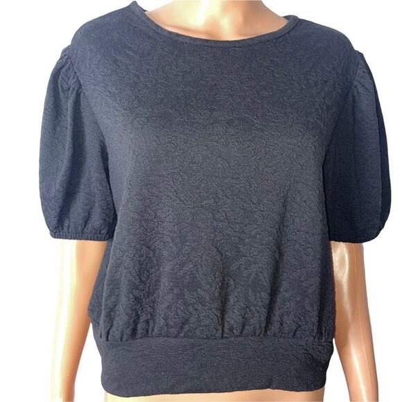 Juniors' SO Puffed Sleeve Cutout Back Top
LARGE, Black-New with tags SZ L - Picture 3 of 10